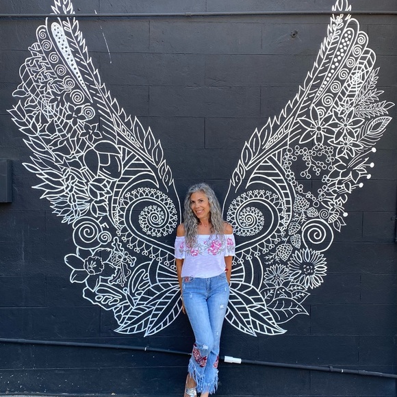 Meet your Posher, Janis - Picture 2 of 5